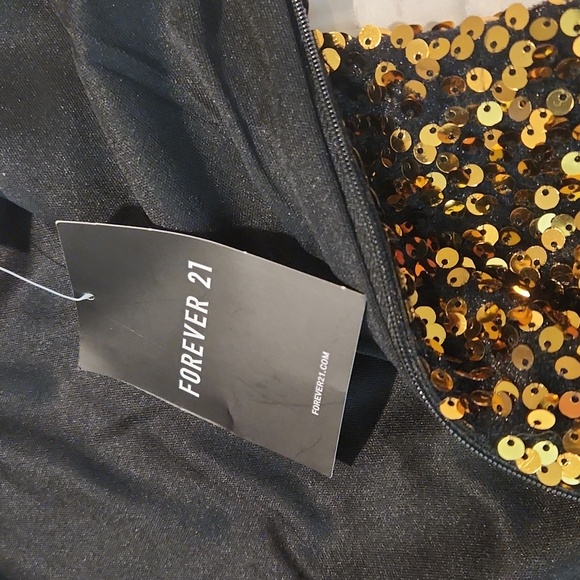 NEW, beautiful gold sequined mini dress by Forever 21. Perfect condition! - Picture 8 of 8